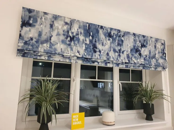 Foldable Roman blinds for convenience Al-Quoz