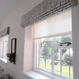 Textured Roman blinds Dubai